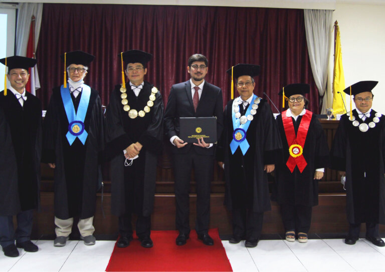 Our Lawyer Dr. Eddy M. Leks Obtains Doctoral degree on Philosophy (Law) from STF Driyarkarya Our Lawyer Dr. Eddy M. Leks Obtains Doctoral degree on Philosophy (Law) from STF Driyarkarya