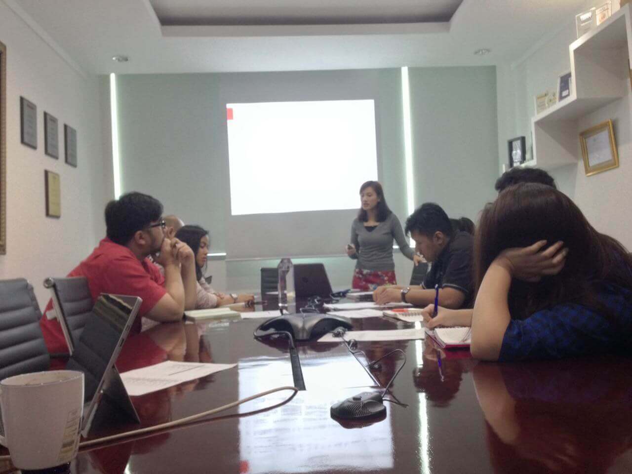 Erinda Resti Goesyen, speaks about Green Buildings at Leks&Co Lawyers office